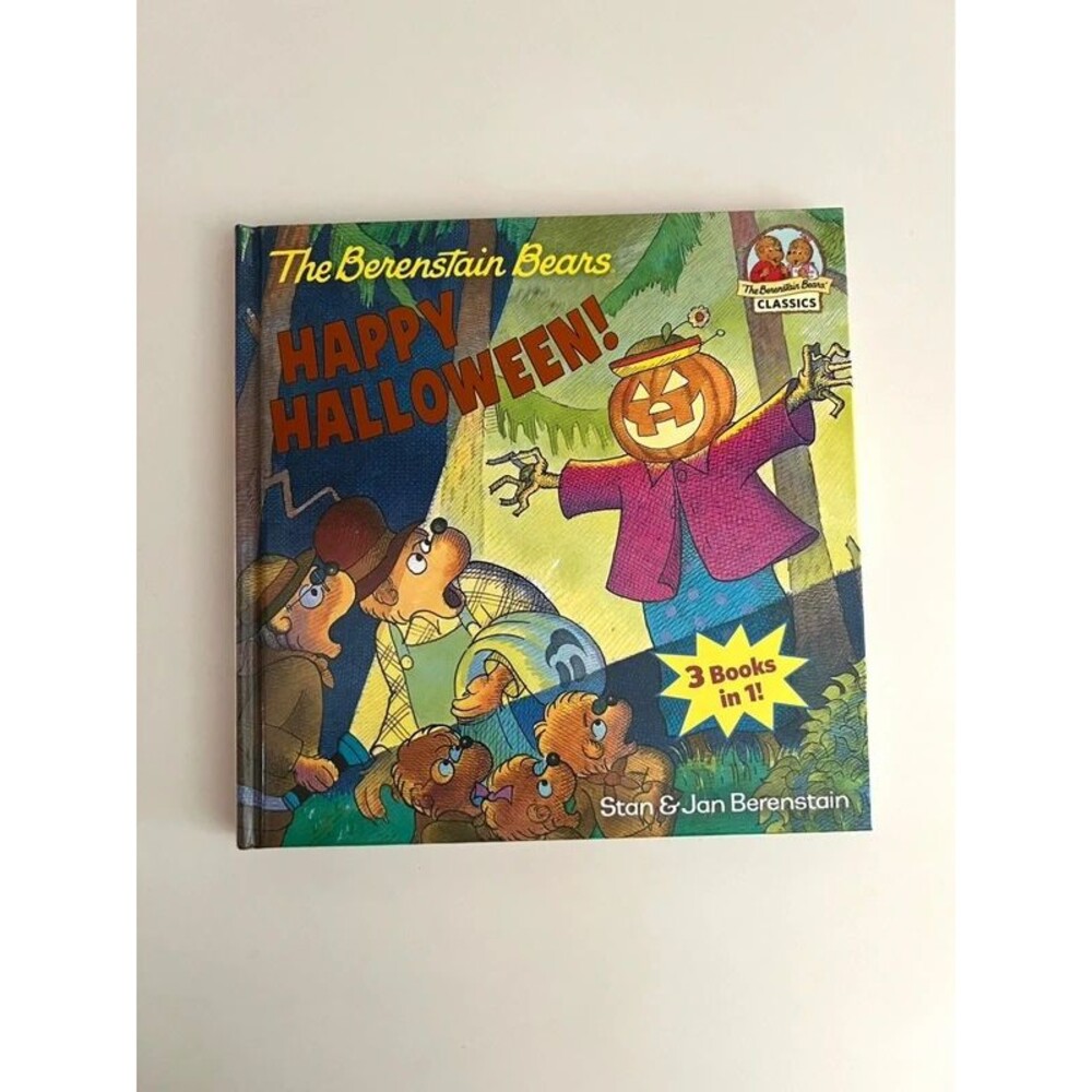 Hardcover The Berenstain Bears Happy Halloween 3 Books in 1